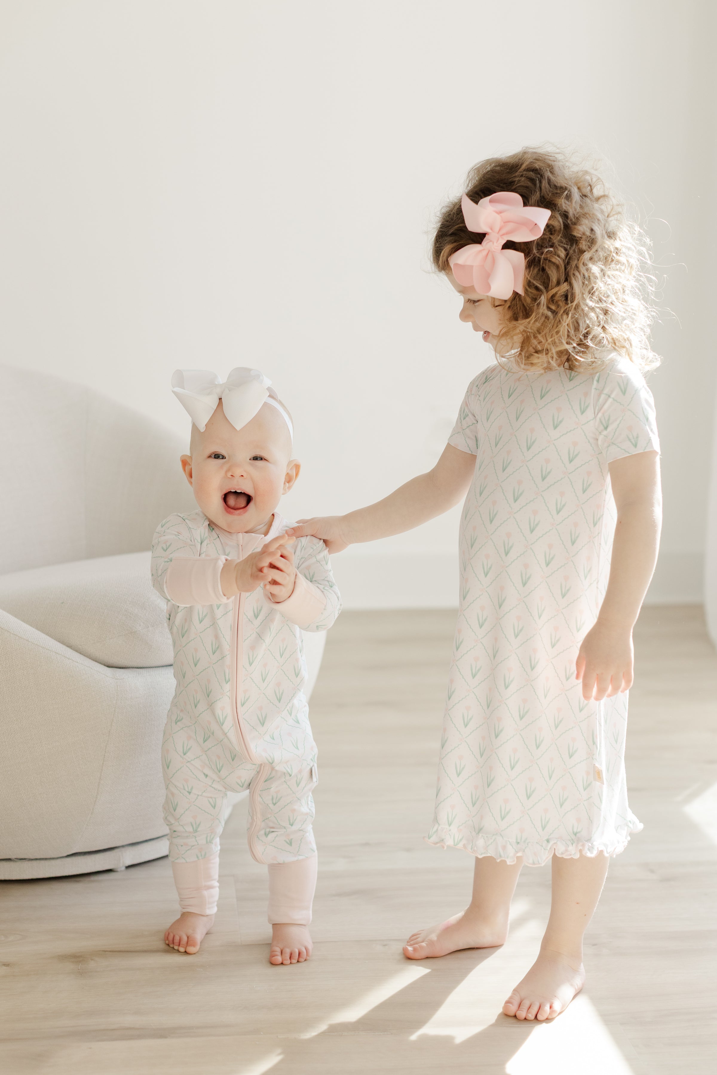 Tulip Trellis Zipper Sleeper