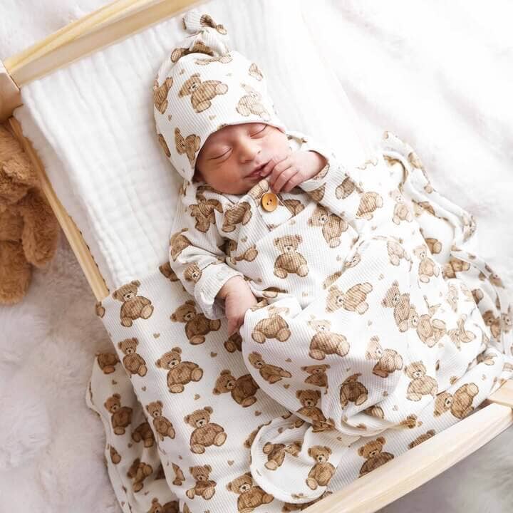 Beary Sweet Bamboo Waffle Newborn Baby Knot Gown & Hat Set