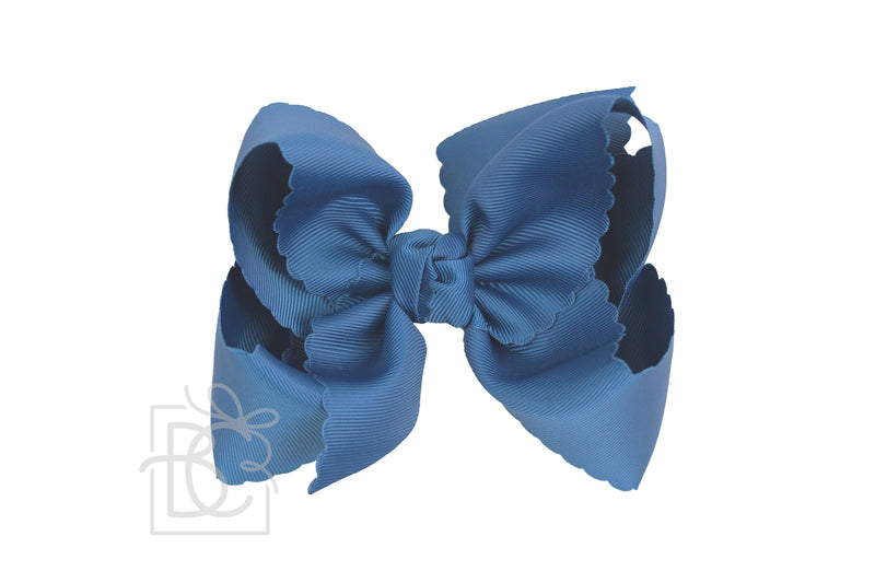 Scalloped Edge Bow