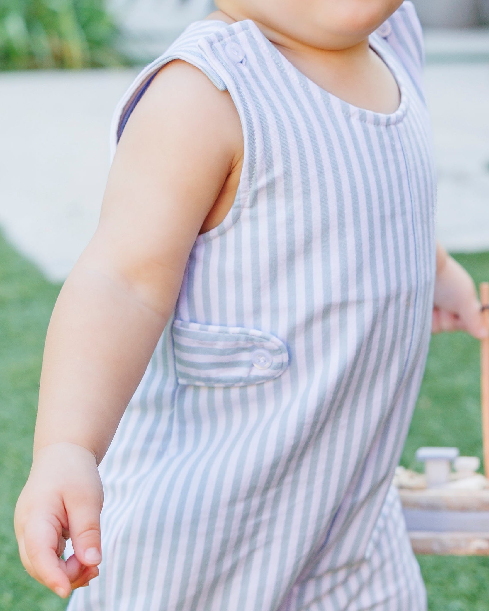Tucker Tab Jon Jon - Light Blue Medium Stripe