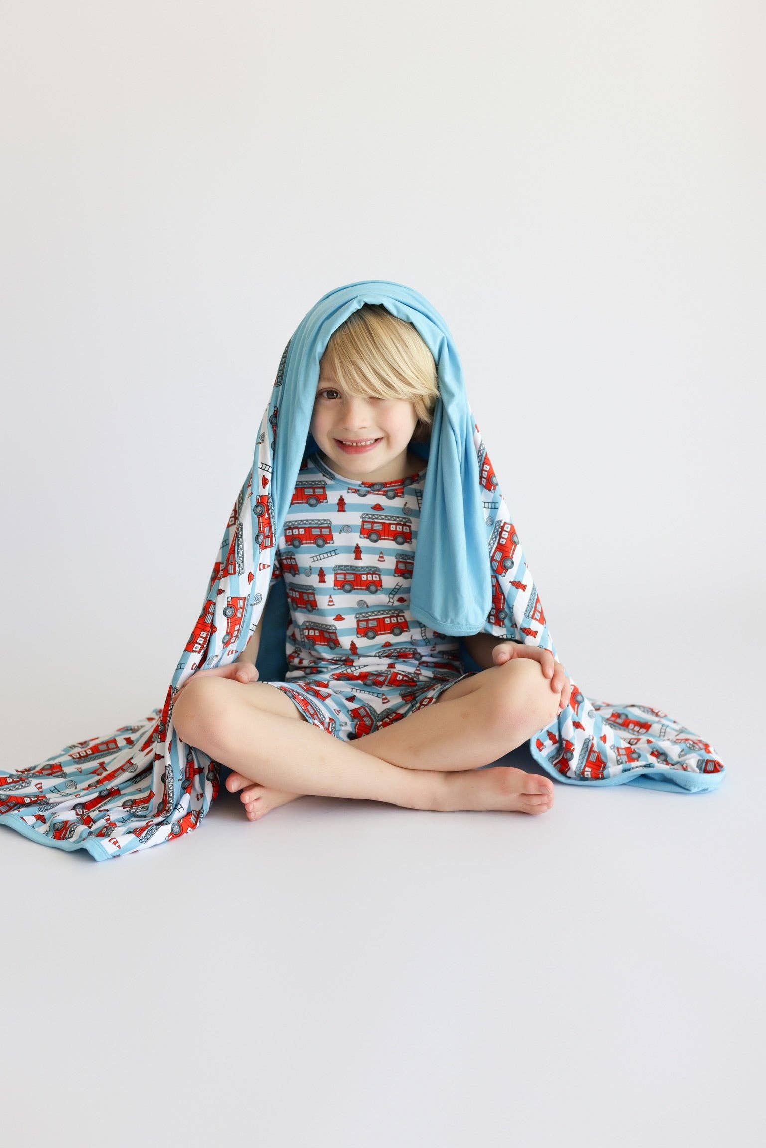 FIRETRUCK FRENZY DREAM SHORT SET