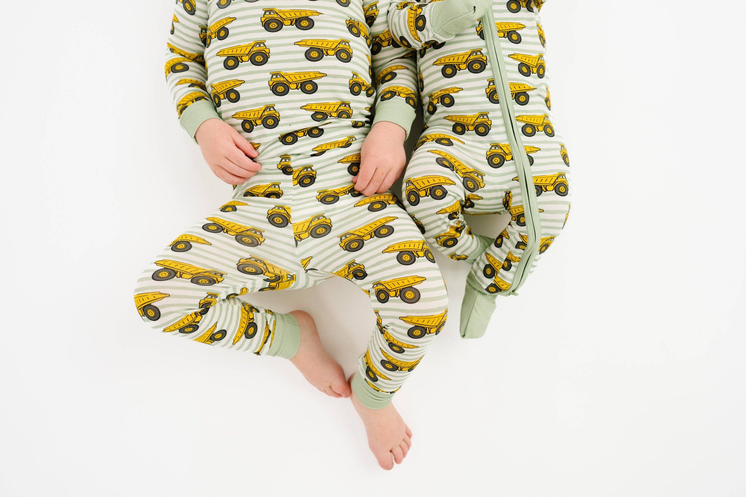 Dump Trucks Bamboo 2 Piece Set